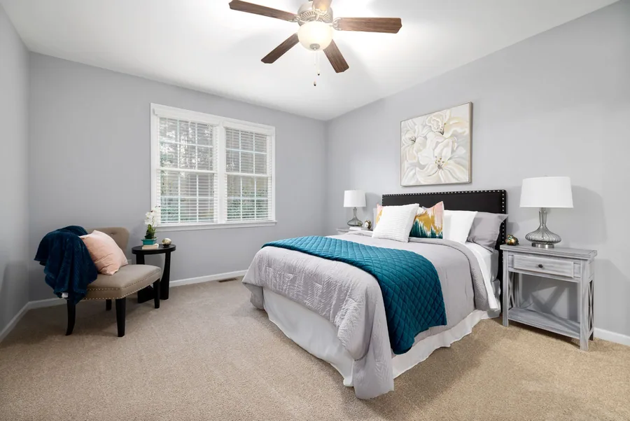 Light carpet in a bright bedroom, shown as interior inspiration.
